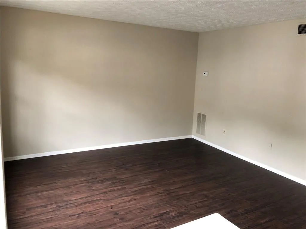 8855 Long Beach Circle, Sandy Springs, Georgia 30350, 2 Bedrooms Bedrooms, ,2 BathroomsBathrooms,Residential,Sold,8855 Long Beach Circle,6115093