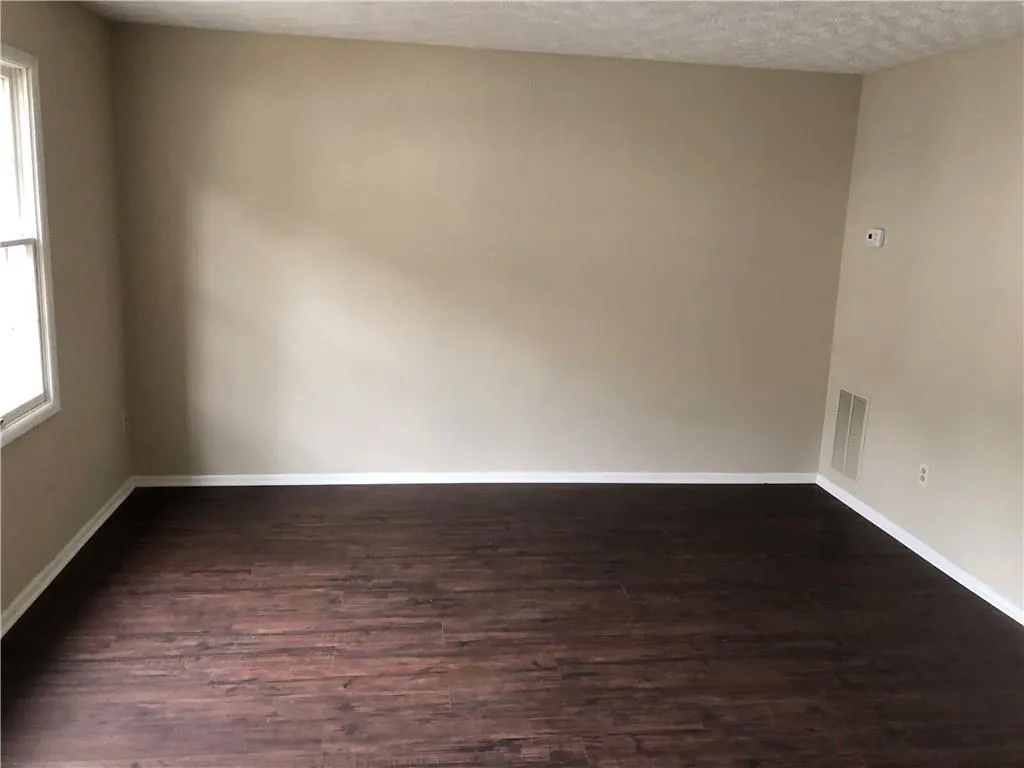 8855 Long Beach Circle, Sandy Springs, Georgia 30350, 2 Bedrooms Bedrooms, ,2 BathroomsBathrooms,Residential,Sold,8855 Long Beach Circle,6115093