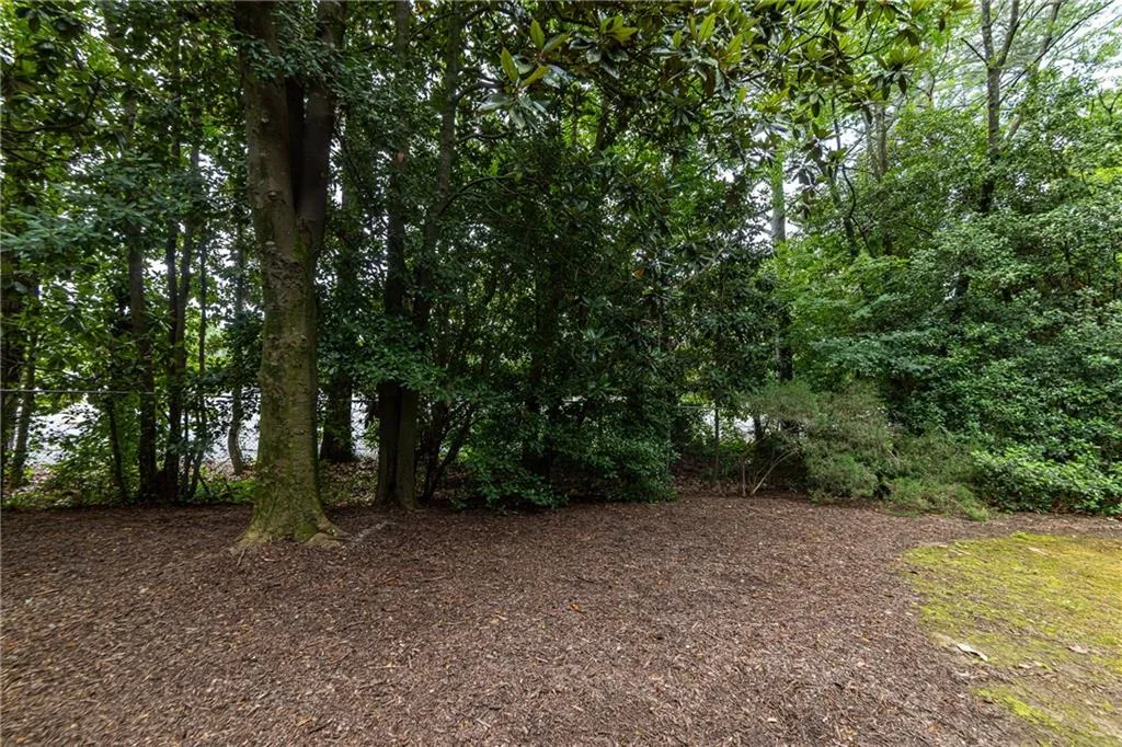 6851 Roswell Road Unit M12, Sandy Springs, Georgia 30328, 3 Bedrooms Bedrooms, ,2 BathroomsBathrooms,Residential,Sold,6851 Roswell Road Unit M12,7239168