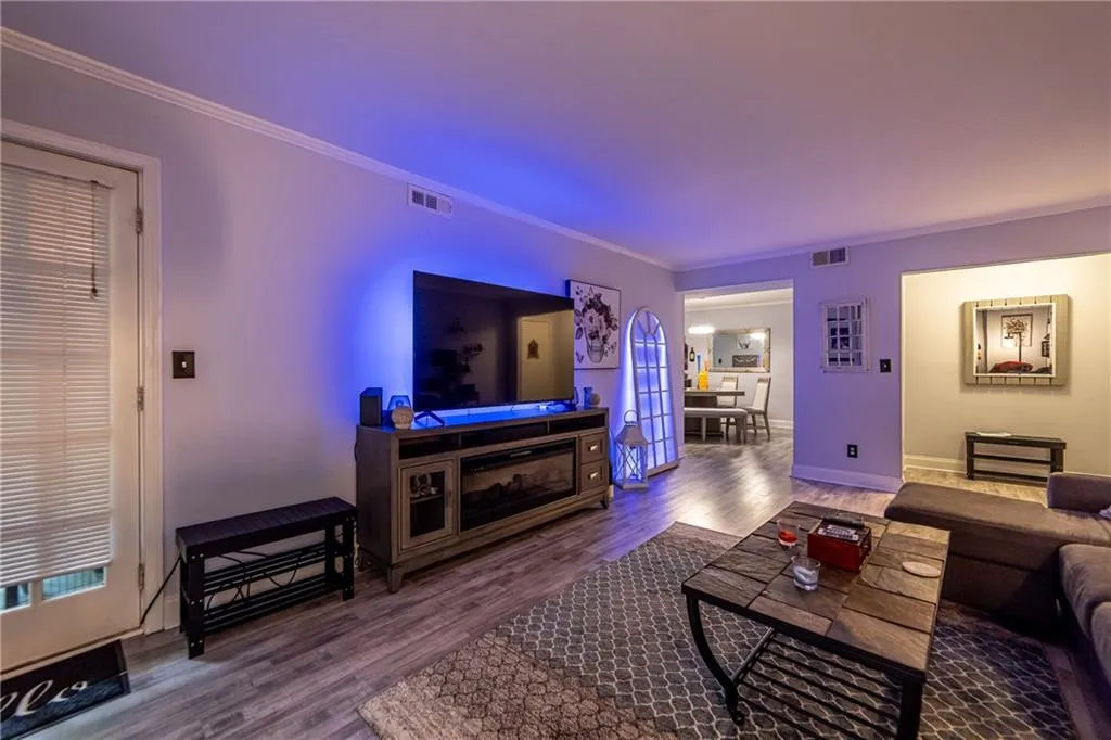 6851 Roswell Road Unit M12, Sandy Springs, Georgia 30328, 3 Bedrooms Bedrooms, ,2 BathroomsBathrooms,Residential,Sold,6851 Roswell Road Unit M12,7239168