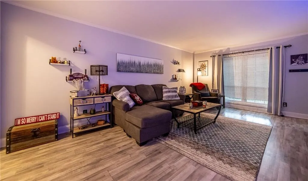 6851 Roswell Road Unit M12, Sandy Springs, Georgia 30328, 3 Bedrooms Bedrooms, ,2 BathroomsBathrooms,Residential,Sold,6851 Roswell Road Unit M12,7239168