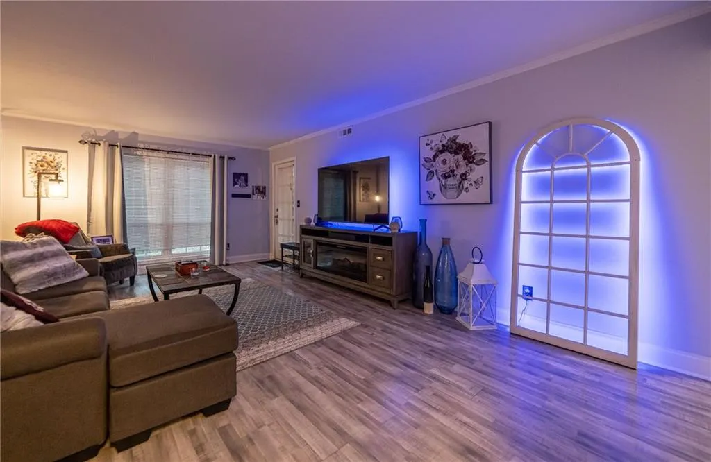 6851 Roswell Road Unit M12, Sandy Springs, Georgia 30328, 3 Bedrooms Bedrooms, ,2 BathroomsBathrooms,Residential,Sold,6851 Roswell Road Unit M12,7239168