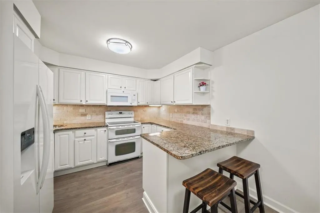 3530 Piedmont Road Ne Unit 7k, Atlanta, Georgia 30305, 2 Bedrooms Bedrooms, 0 ,2 BathroomsBathrooms,Residential,For Sale,3530 Piedmont Road Ne Unit 7k,7805021