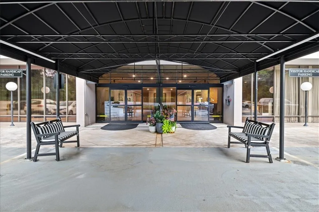 3530 Piedmont Road Ne Unit 7k, Atlanta, Georgia 30305, 2 Bedrooms Bedrooms, 0 ,2 BathroomsBathrooms,Residential,For Sale,3530 Piedmont Road Ne Unit 7k,7805021