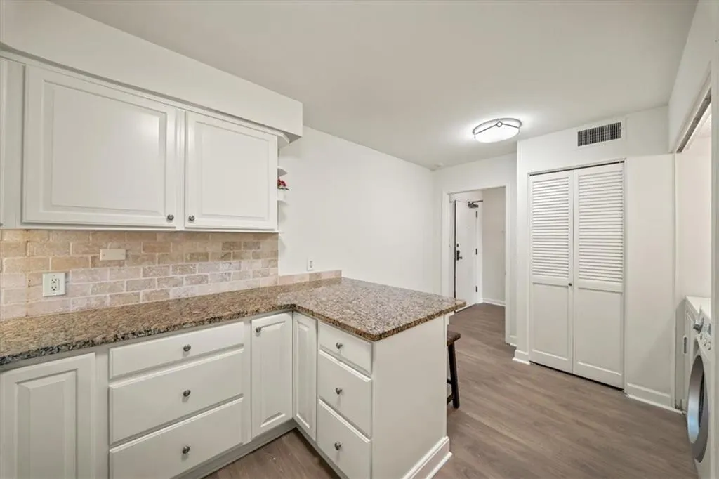 3530 Piedmont Road Ne Unit 7k, Atlanta, Georgia 30305, 2 Bedrooms Bedrooms, 0 ,2 BathroomsBathrooms,Residential,For Sale,3530 Piedmont Road Ne Unit 7k,7805021