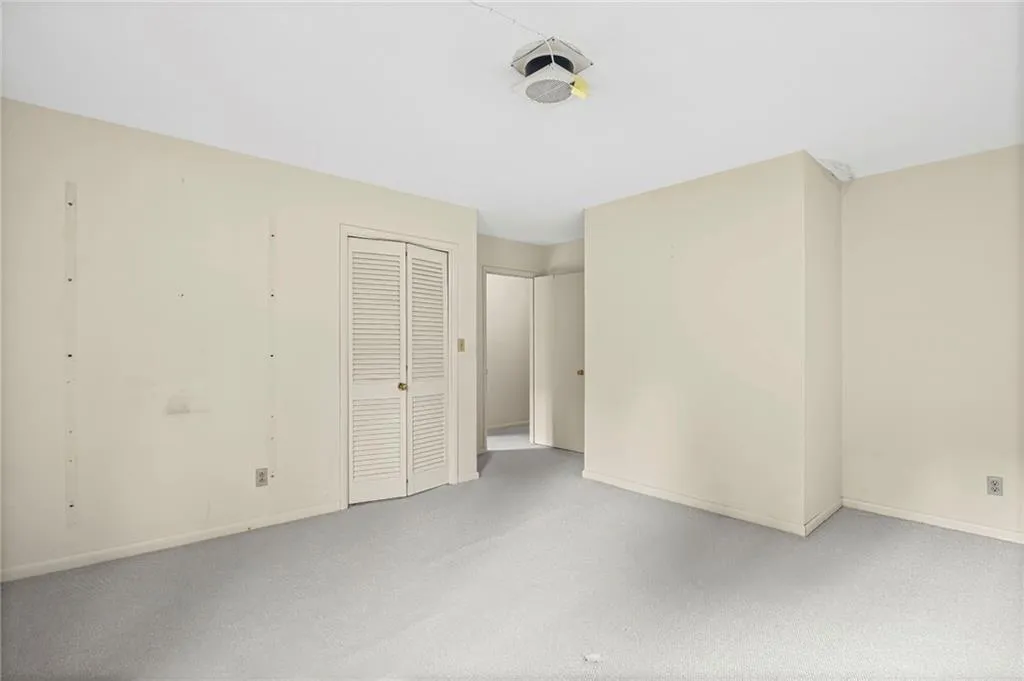 Upper level Bedroom 2
