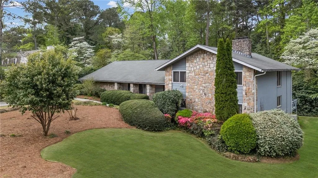 675 Weatherly Lane Lane, Sandy Springs, Georgia 30328, 5 Bedrooms Bedrooms, ,3 BathroomsBathrooms,Residential,For Sale,675 Weatherly Lane Lane,7747909