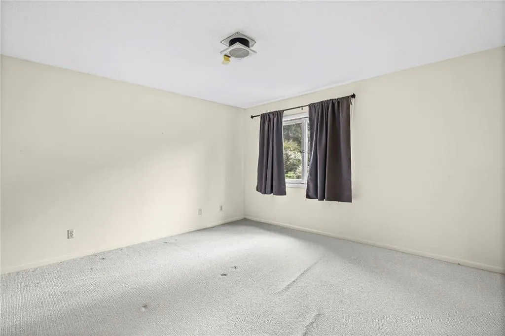Upper level Bedroom 2