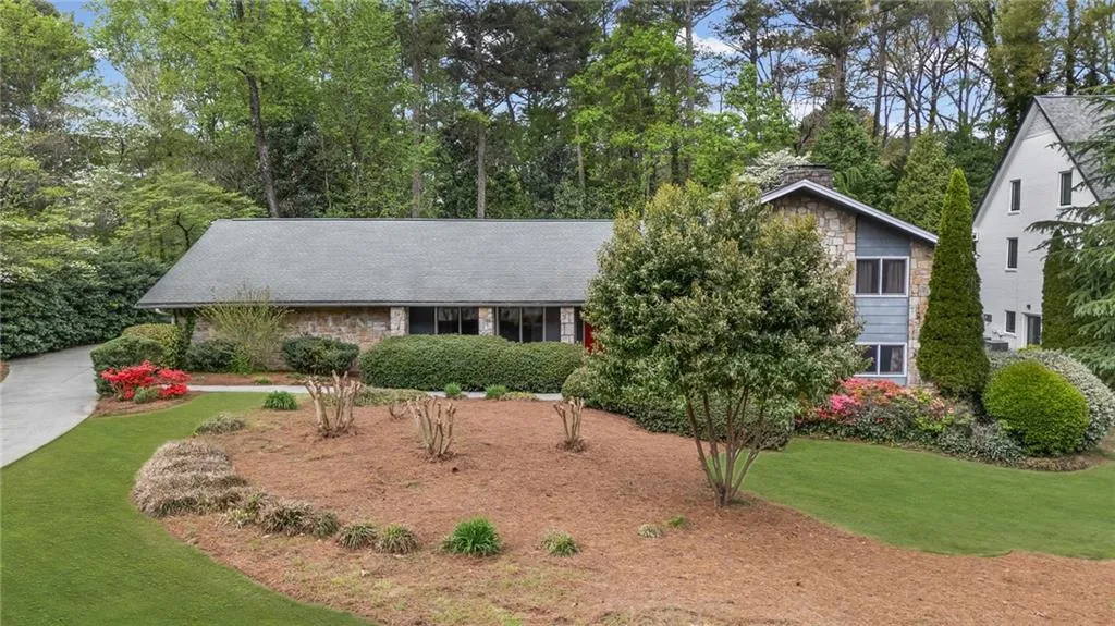 675 Weatherly Lane Lane, Sandy Springs, Georgia 30328, 5 Bedrooms Bedrooms, ,3 BathroomsBathrooms,Residential,For Sale,675 Weatherly Lane Lane,7747909