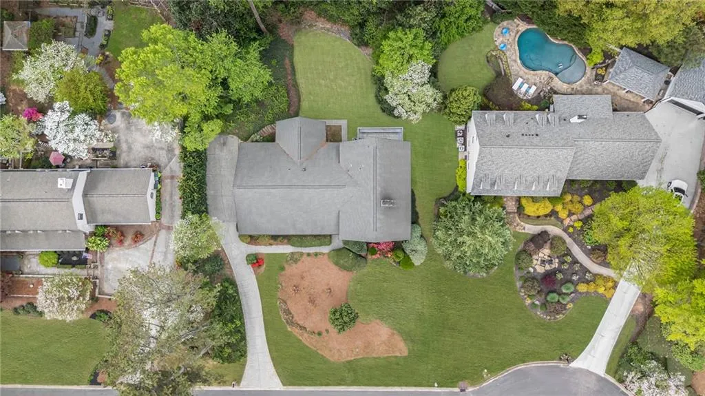 675 Weatherly Lane Lane, Sandy Springs, Georgia 30328, 5 Bedrooms Bedrooms, ,3 BathroomsBathrooms,Residential,For Sale,675 Weatherly Lane Lane,7747909