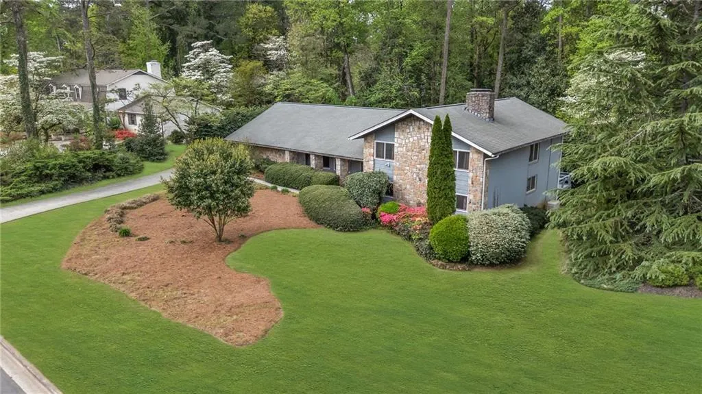 Flat level lot with level driveway