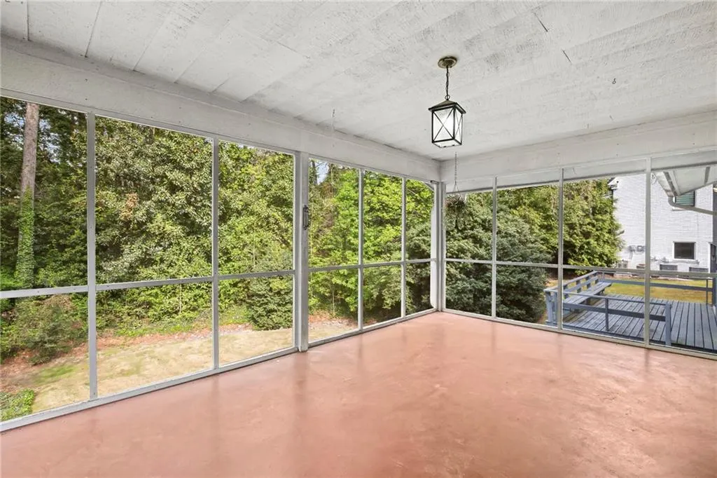 Screened in porch off kitchen