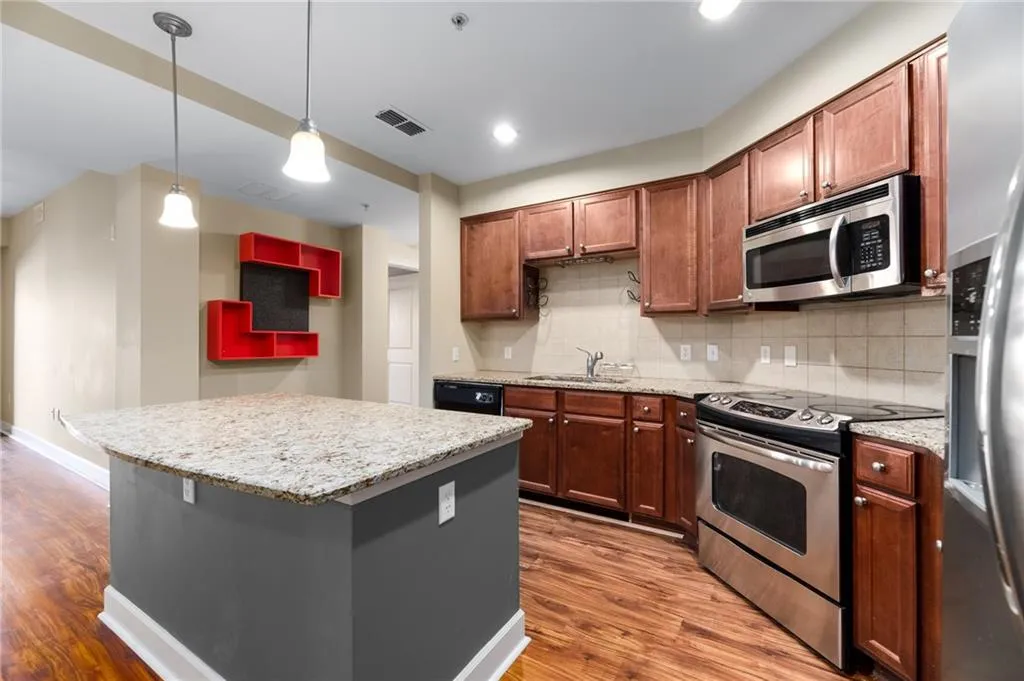 200 River Vista Drive Unit 510, Atlanta, Georgia 30339, 2 Bedrooms Bedrooms, ,2 BathroomsBathrooms,Residential,Sold,200 River Vista Drive Unit 510,6986771