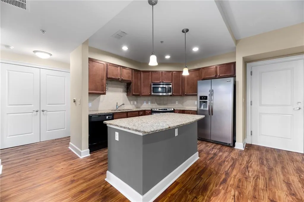 200 River Vista Drive Unit 510, Atlanta, Georgia 30339, 2 Bedrooms Bedrooms, ,2 BathroomsBathrooms,Residential,Sold,200 River Vista Drive Unit 510,6986771