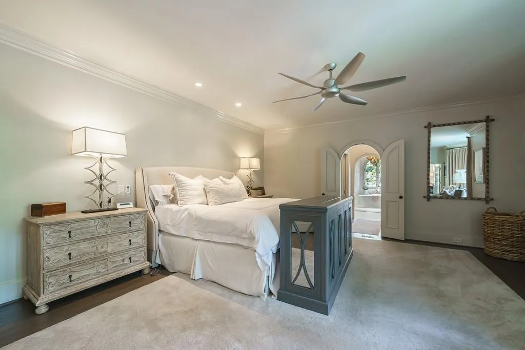 450 Heards Ferry Road, Sandy Springs, Georgia 30328, 7 Bedrooms Bedrooms, ,7 BathroomsBathrooms,Residential,Sold,450 Heards Ferry Road,6939802