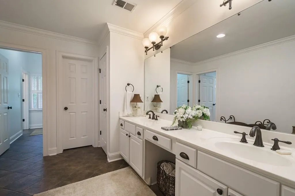 450 Heards Ferry Road, Sandy Springs, Georgia 30328, 7 Bedrooms Bedrooms, ,7 BathroomsBathrooms,Residential,Sold,450 Heards Ferry Road,6939802