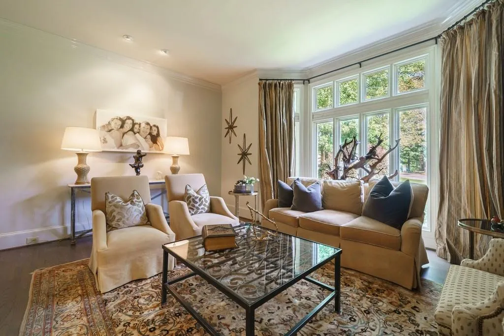 450 Heards Ferry Road, Sandy Springs, Georgia 30328, 7 Bedrooms Bedrooms, ,7 BathroomsBathrooms,Residential,Sold,450 Heards Ferry Road,6939802