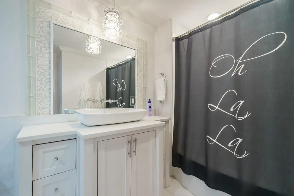 450 Heards Ferry Road, Sandy Springs, Georgia 30328, 7 Bedrooms Bedrooms, ,7 BathroomsBathrooms,Residential,Sold,450 Heards Ferry Road,6939802