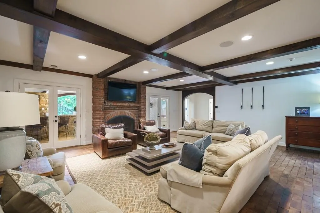 450 Heards Ferry Road, Sandy Springs, Georgia 30328, 7 Bedrooms Bedrooms, ,7 BathroomsBathrooms,Residential,Sold,450 Heards Ferry Road,6939802
