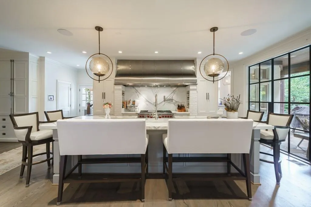 450 Heards Ferry Road, Sandy Springs, Georgia 30328, 7 Bedrooms Bedrooms, ,7 BathroomsBathrooms,Residential,Sold,450 Heards Ferry Road,6939802