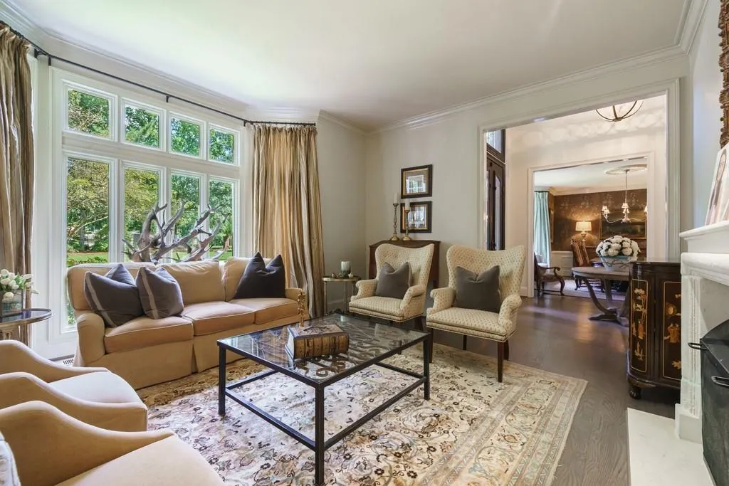 450 Heards Ferry Road, Sandy Springs, Georgia 30328, 7 Bedrooms Bedrooms, ,7 BathroomsBathrooms,Residential,Sold,450 Heards Ferry Road,6939802