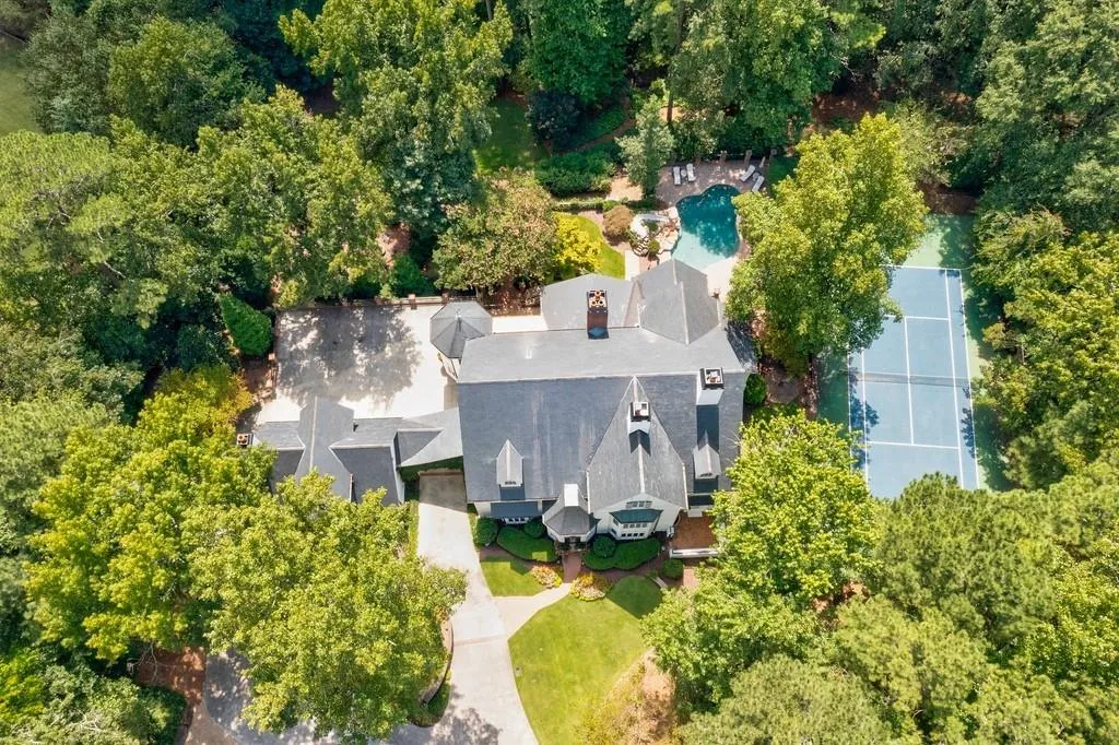 450 Heards Ferry Road, Sandy Springs, Georgia 30328, 7 Bedrooms Bedrooms, ,7 BathroomsBathrooms,Residential,Sold,450 Heards Ferry Road,6939802