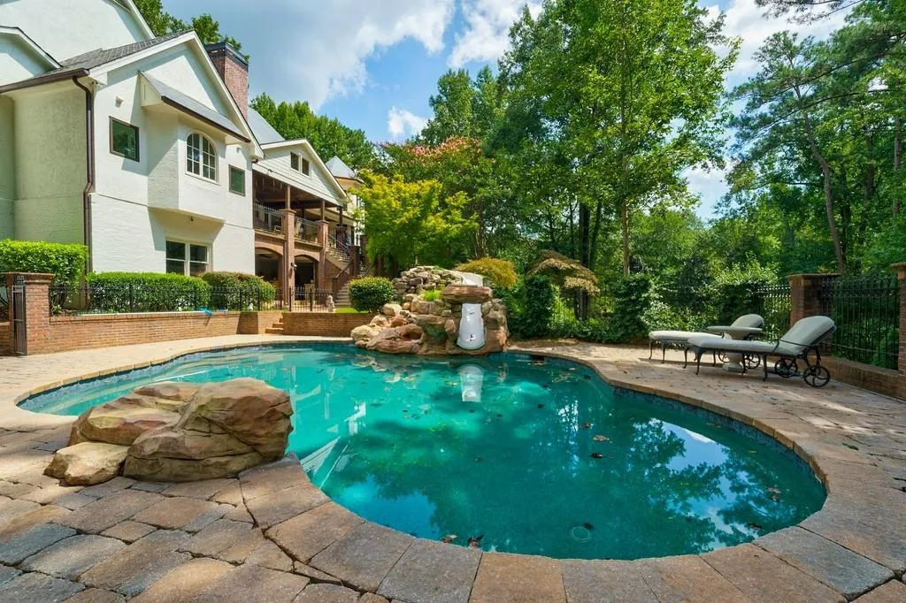 450 Heards Ferry Road, Sandy Springs, Georgia 30328, 7 Bedrooms Bedrooms, ,7 BathroomsBathrooms,Residential,Sold,450 Heards Ferry Road,6939802