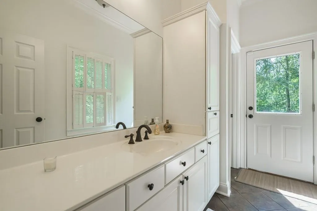 450 Heards Ferry Road, Sandy Springs, Georgia 30328, 7 Bedrooms Bedrooms, ,7 BathroomsBathrooms,Residential,Sold,450 Heards Ferry Road,6939802