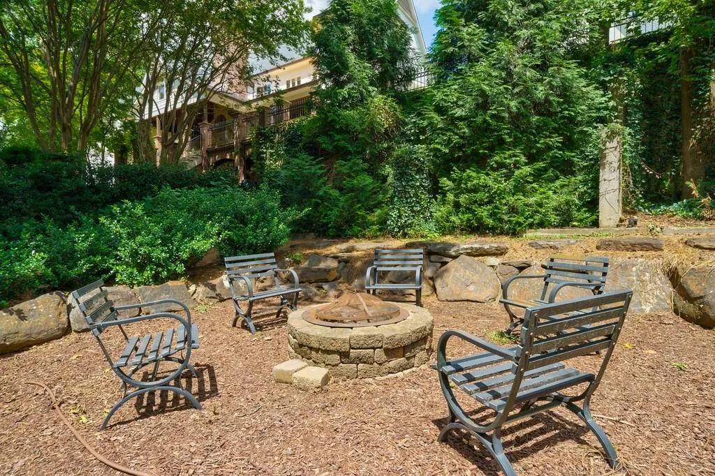 450 Heards Ferry Road, Sandy Springs, Georgia 30328, 7 Bedrooms Bedrooms, ,7 BathroomsBathrooms,Residential,Sold,450 Heards Ferry Road,6939802