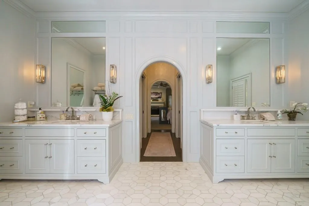 450 Heards Ferry Road, Sandy Springs, Georgia 30328, 7 Bedrooms Bedrooms, ,7 BathroomsBathrooms,Residential,Sold,450 Heards Ferry Road,6939802