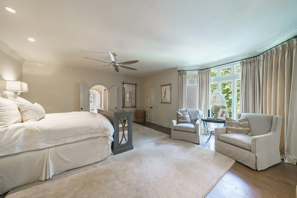 450 Heards Ferry Road, Sandy Springs, Georgia 30328, 7 Bedrooms Bedrooms, ,7 BathroomsBathrooms,Residential,Sold,450 Heards Ferry Road,6939802
