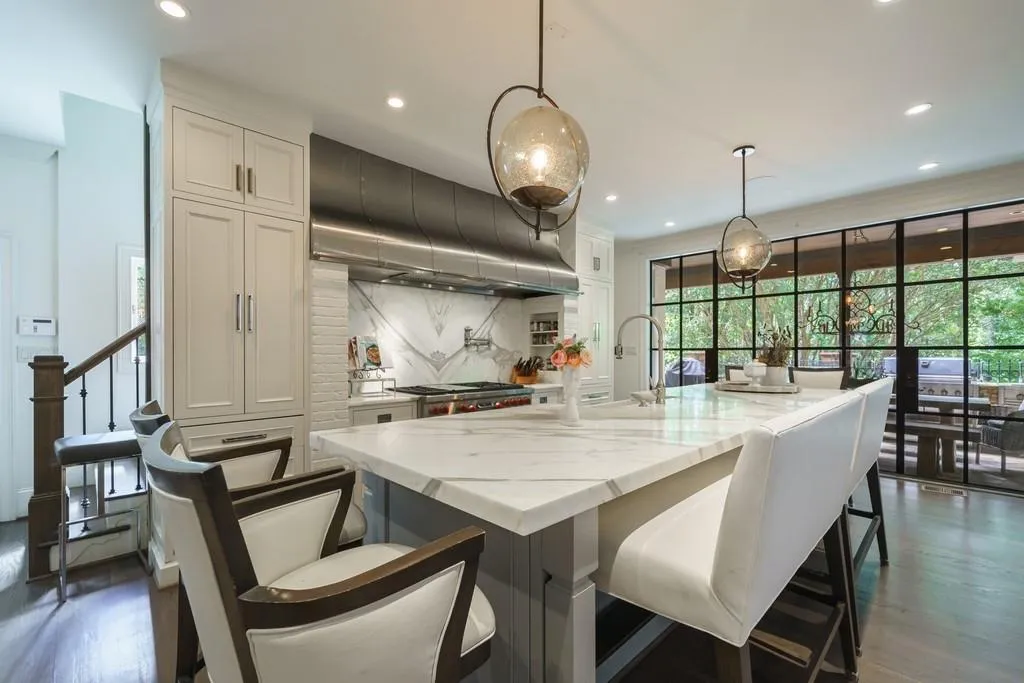 450 Heards Ferry Road, Sandy Springs, Georgia 30328, 7 Bedrooms Bedrooms, ,7 BathroomsBathrooms,Residential,Sold,450 Heards Ferry Road,6939802