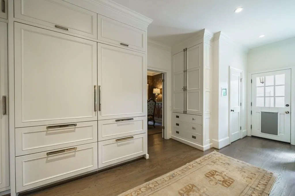 450 Heards Ferry Road, Sandy Springs, Georgia 30328, 7 Bedrooms Bedrooms, ,7 BathroomsBathrooms,Residential,Sold,450 Heards Ferry Road,6939802