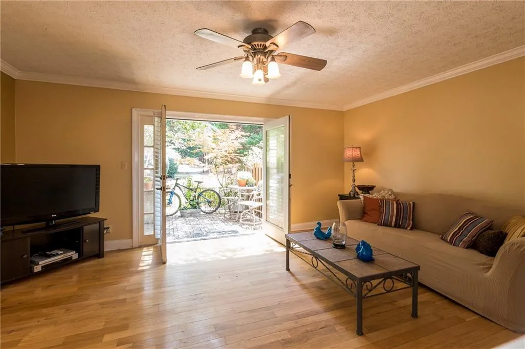 6700 Roswell Road Unit 30c, Atlanta, Georgia 30328, 2 Bedrooms Bedrooms, ,1 BathroomBathrooms,Residential,Sold,6700 Roswell Road Unit 30c,5833370