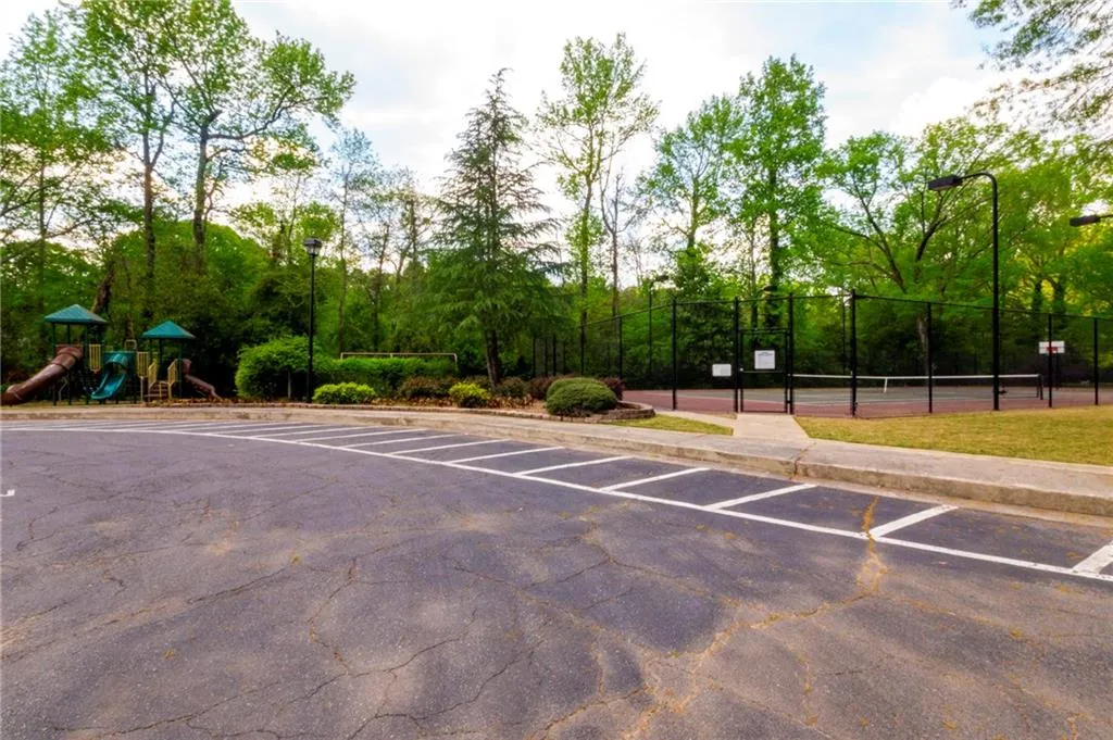 6700 Roswell Road Unit 30c, Atlanta, Georgia 30328, 2 Bedrooms Bedrooms, ,1 BathroomBathrooms,Residential,Sold,6700 Roswell Road Unit 30c,5833370