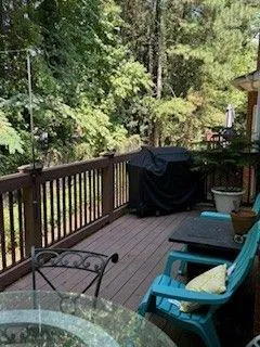 205 Crossing Valley Lane, Atlanta, Georgia 30339, 3 Bedrooms Bedrooms, ,2 BathroomsBathrooms,Residential,Sold,205 Crossing Valley Lane,7475084