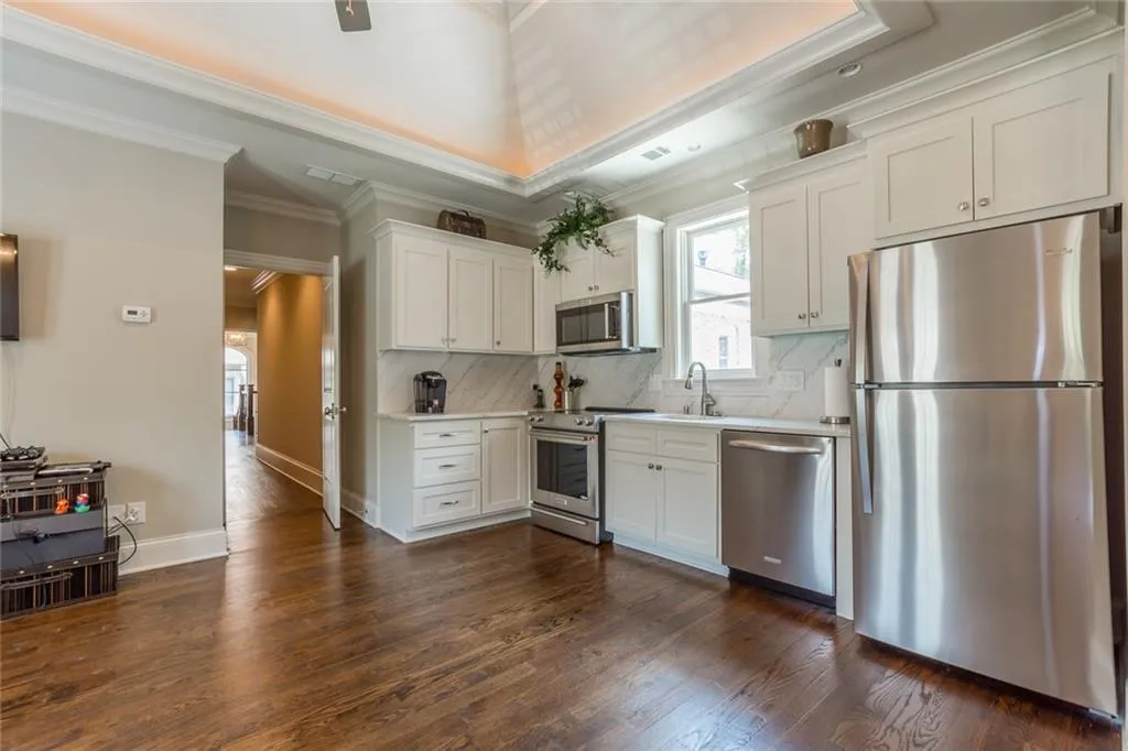 215 Rivermere Way, Sandy Springs, Georgia 30350, 5 Bedrooms Bedrooms, ,5 BathroomsBathrooms,Residential,Sold,215 Rivermere Way,6545833