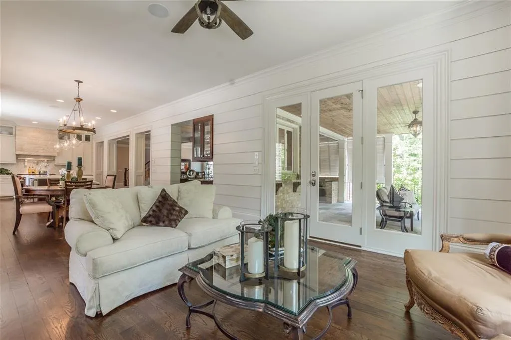 215 Rivermere Way, Sandy Springs, Georgia 30350, 5 Bedrooms Bedrooms, ,5 BathroomsBathrooms,Residential,Sold,215 Rivermere Way,6545833