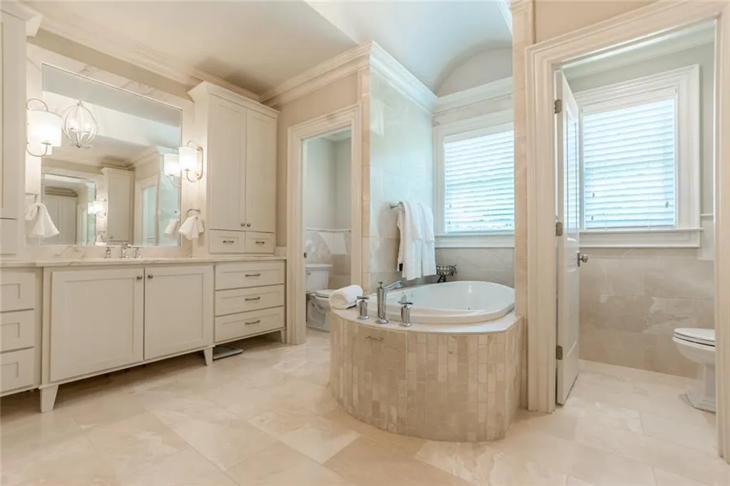215 Rivermere Way, Sandy Springs, Georgia 30350, 5 Bedrooms Bedrooms, ,5 BathroomsBathrooms,Residential,Sold,215 Rivermere Way,6545833