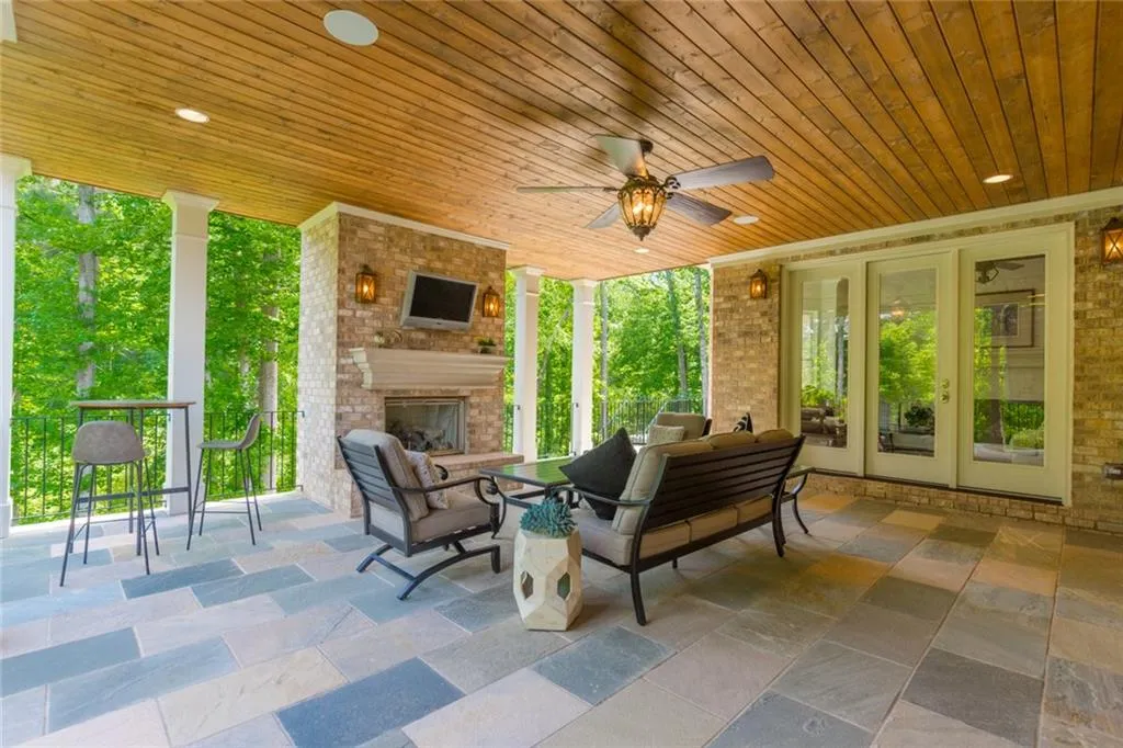 215 Rivermere Way, Sandy Springs, Georgia 30350, 5 Bedrooms Bedrooms, ,5 BathroomsBathrooms,Residential,Sold,215 Rivermere Way,6545833