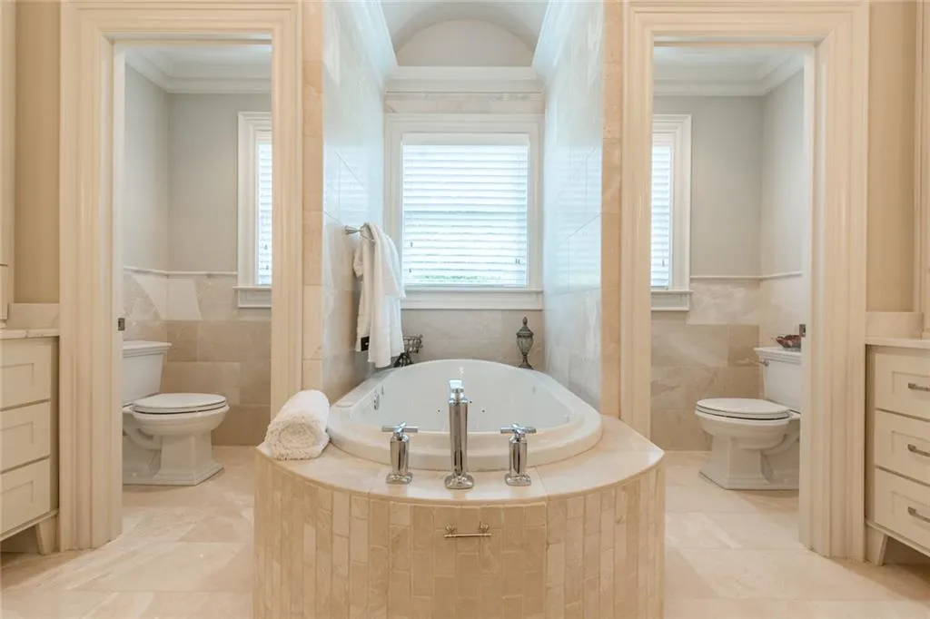 215 Rivermere Way, Sandy Springs, Georgia 30350, 5 Bedrooms Bedrooms, ,5 BathroomsBathrooms,Residential,Sold,215 Rivermere Way,6545833