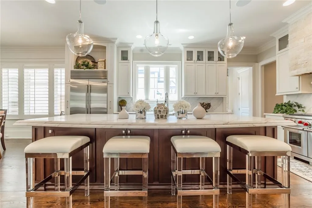 215 Rivermere Way, Sandy Springs, Georgia 30350, 5 Bedrooms Bedrooms, ,5 BathroomsBathrooms,Residential,Sold,215 Rivermere Way,6545833