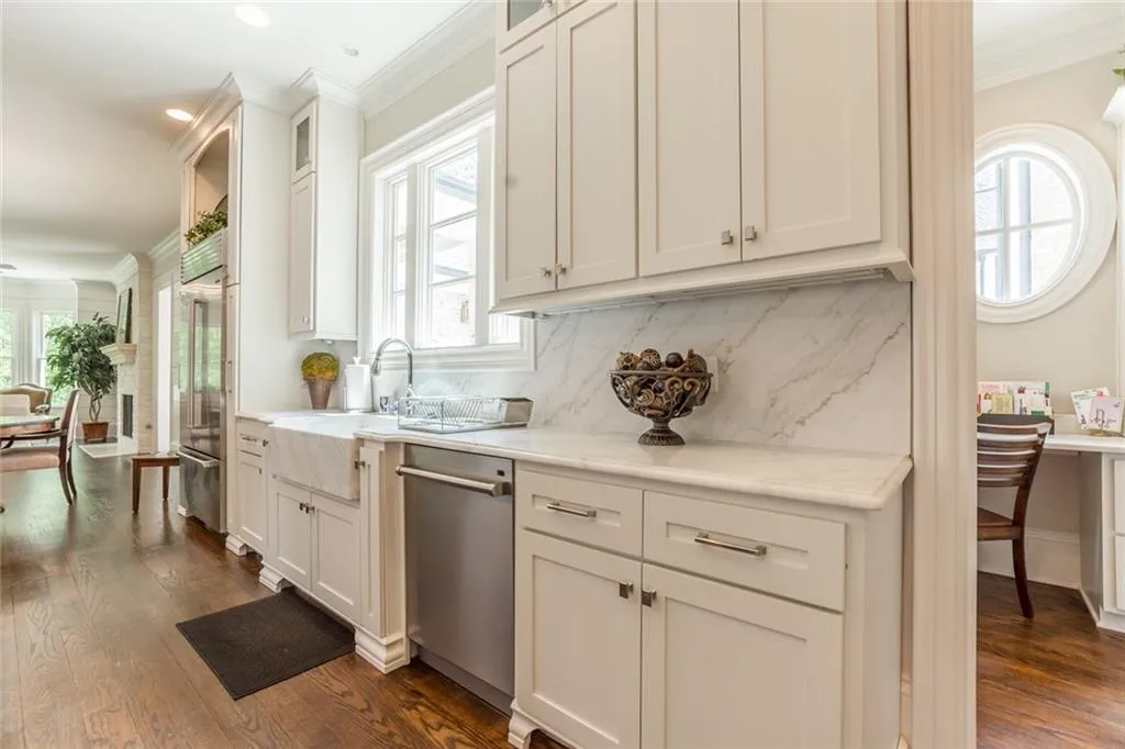215 Rivermere Way, Sandy Springs, Georgia 30350, 5 Bedrooms Bedrooms, ,5 BathroomsBathrooms,Residential,Sold,215 Rivermere Way,6545833