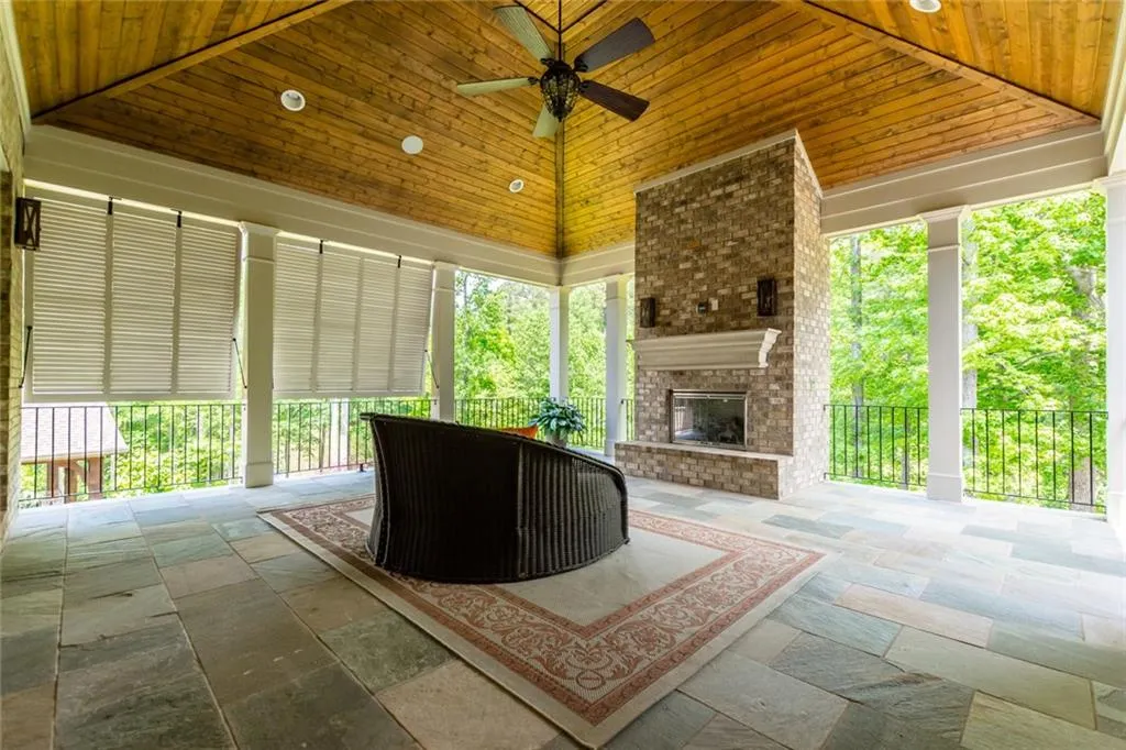 215 Rivermere Way, Sandy Springs, Georgia 30350, 5 Bedrooms Bedrooms, ,5 BathroomsBathrooms,Residential,Sold,215 Rivermere Way,6545833