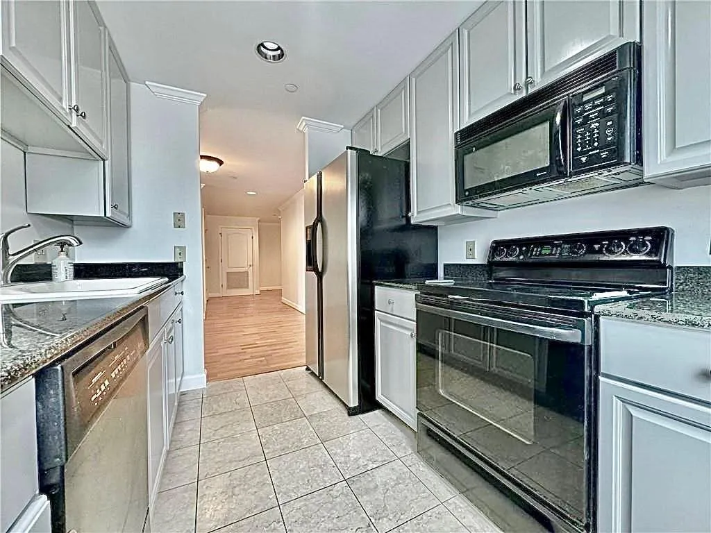 195 14th Street Ne Unit 1005, Atlanta, Georgia 30309, 2 Bedrooms Bedrooms, ,2 BathroomsBathrooms,Residential,For Sale,195 14th Street Ne Unit 1005,7611160