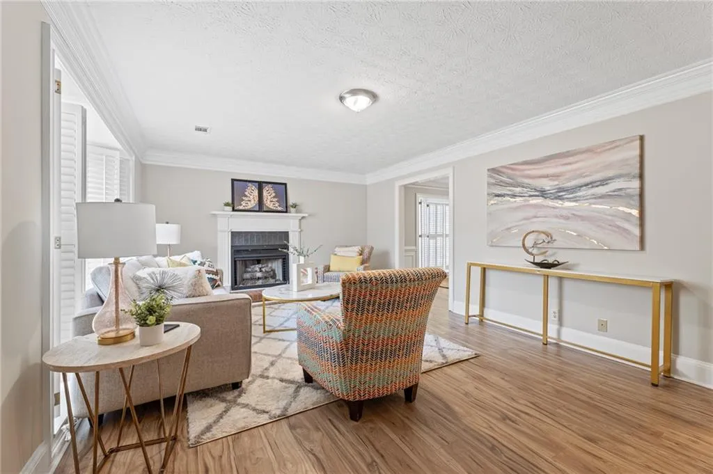 7923 Briar Villa Place, Sandy Springs, Georgia 30350, 3 Bedrooms Bedrooms, ,2 BathroomsBathrooms,Residential,Sold,7923 Briar Villa Place,7189715