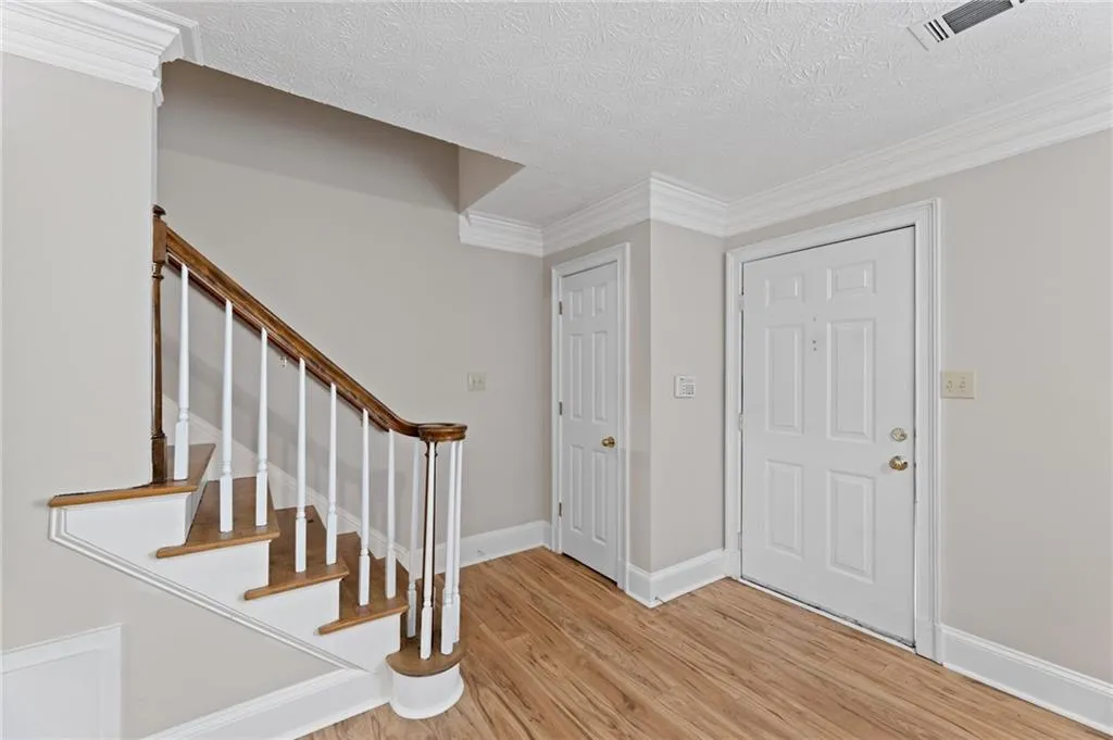 7923 Briar Villa Place, Sandy Springs, Georgia 30350, 3 Bedrooms Bedrooms, ,2 BathroomsBathrooms,Residential,Sold,7923 Briar Villa Place,7189715