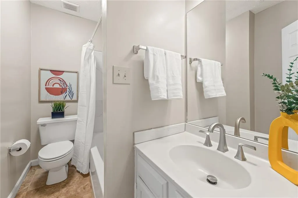 7923 Briar Villa Place, Sandy Springs, Georgia 30350, 3 Bedrooms Bedrooms, ,2 BathroomsBathrooms,Residential,Sold,7923 Briar Villa Place,7189715
