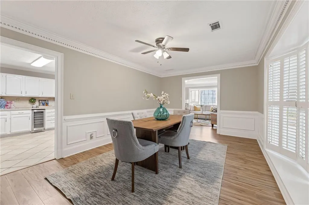 7923 Briar Villa Place, Sandy Springs, Georgia 30350, 3 Bedrooms Bedrooms, ,2 BathroomsBathrooms,Residential,Sold,7923 Briar Villa Place,7189715