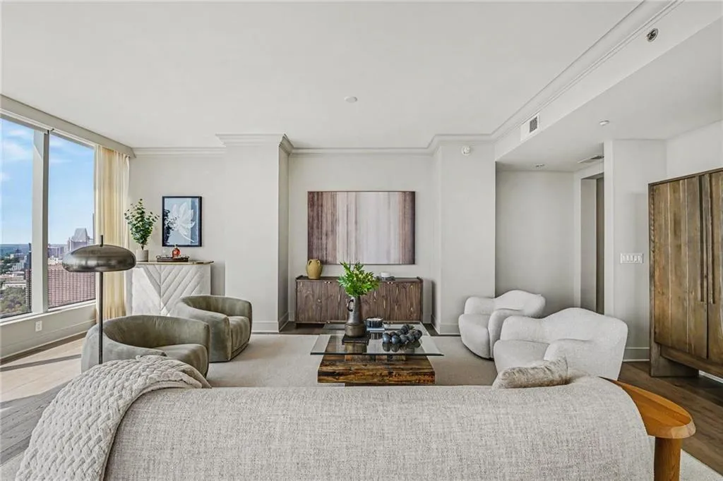 3630 Peachtree Road Ne Unit 2604, Atlanta, Georgia 30326, 2 Bedrooms Bedrooms, 0 ,2 BathroomsBathrooms,Residential,For Sale,3630 Peachtree Road Ne Unit 2604,7813935